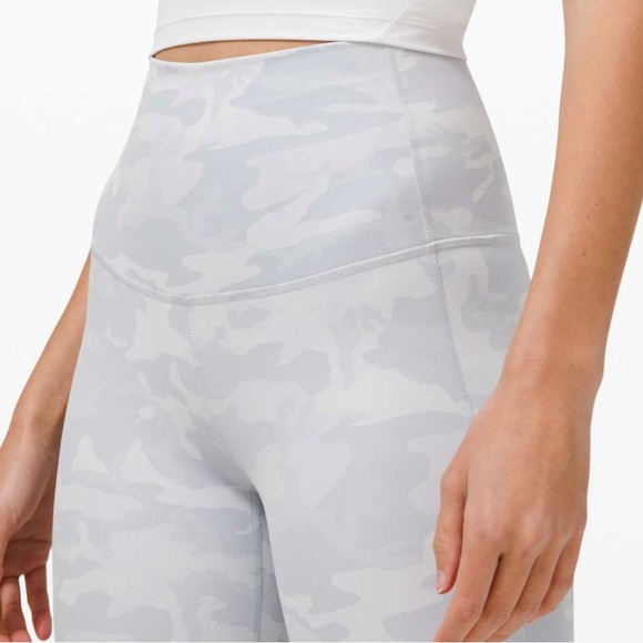 Lululemon Wunder Under High Rise Crop 23” Updated Scalloped Full On Luxtreme 4 - Picture 4 of 13